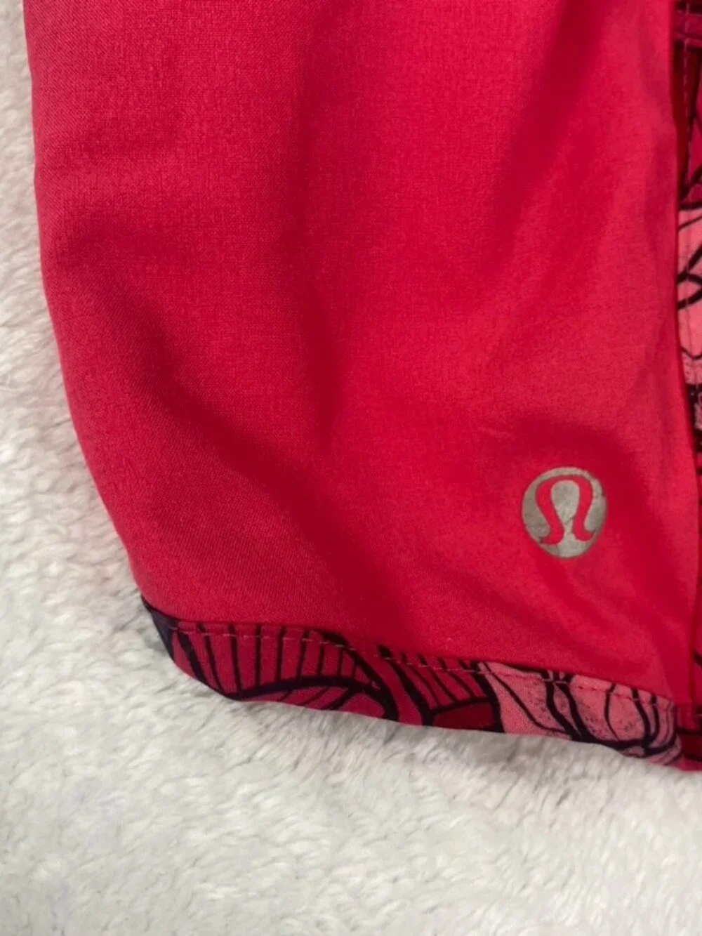 Lululemon Tracker Short II *4-way Stretch Boom Juice Shorts Size 6 VTG